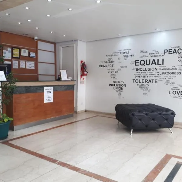 Hotel Suipacha Inn, a 100 mts del obelisco y a 100mts de Av Corrientes，位于布宜诺斯艾利斯的酒店