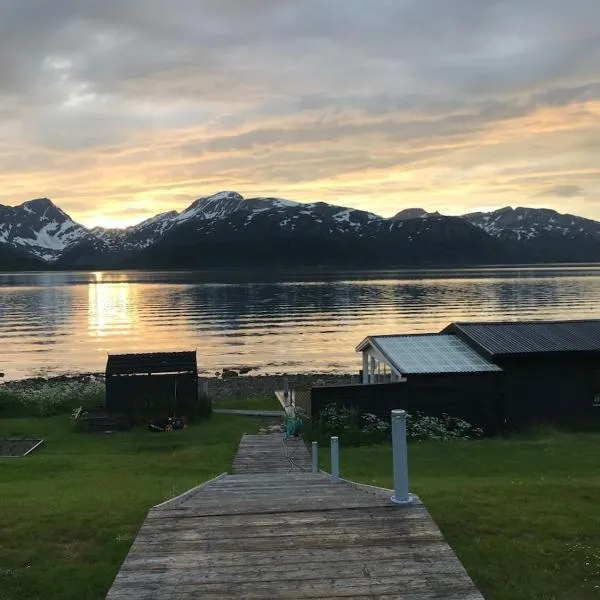 Moderne villa ved havet 3 soverom og 2 bad，位于特罗姆瑟的酒店