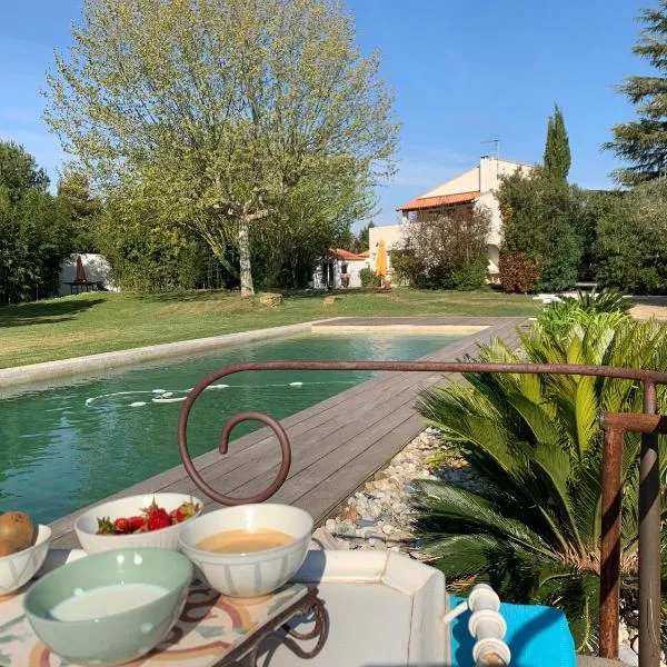 Appartement Duplex dans Petit Mas calme，位于Valergues的酒店