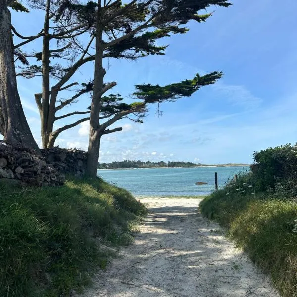 Maison de charme à 2km de la mer，位于凯卢昂的酒店