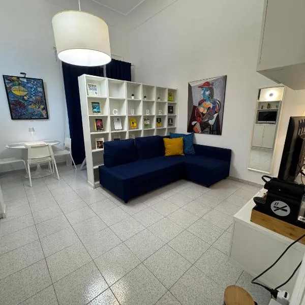 suite cubè al centro storico vicino la scuola Vespucci con parcheggio su richiesta，位于弗拉塔马焦雷的酒店