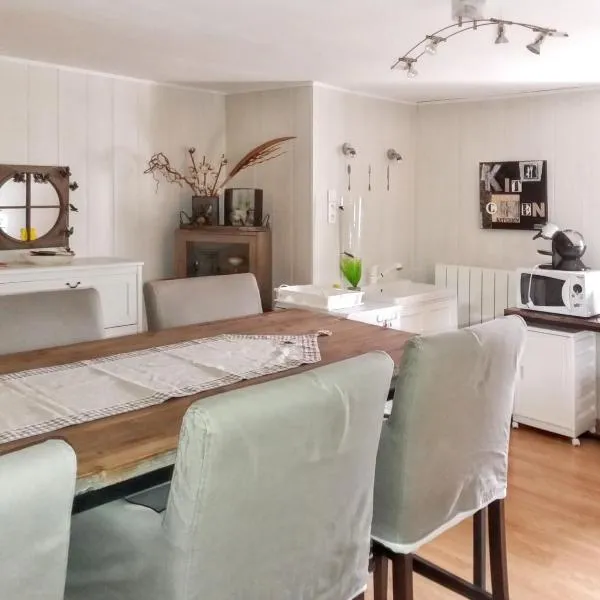 Appartement spacieux à Chenevrey-et-Morogne 160 m² avec terrasse，位于Chenevrey-et-Morogne的酒店