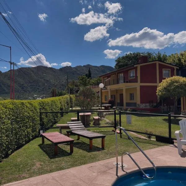 Complejo Los Paraisos - Pileta Climatizada，位于波特雷罗德洛斯弗内斯的酒店