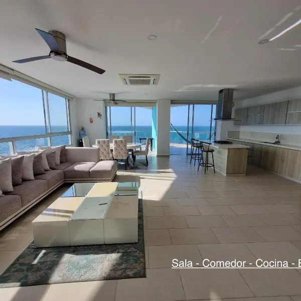 Espectacular apto frente al mar，位于科韦尼亚斯的酒店