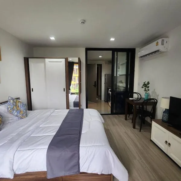 The Base Central Phuket-C54BS，位于普吉镇的酒店