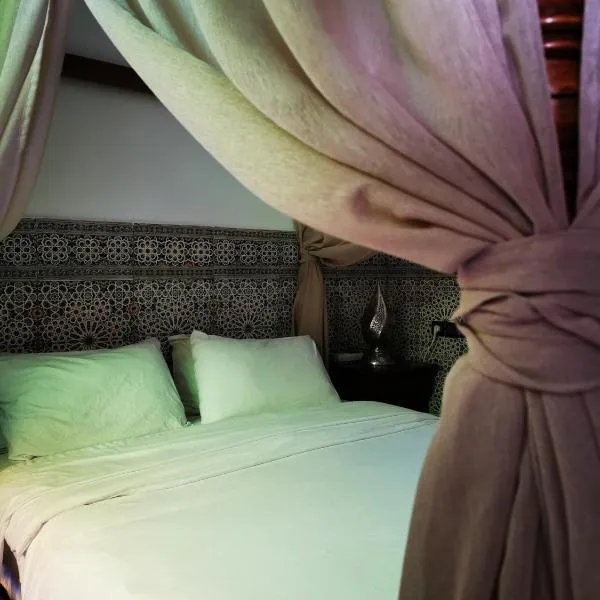 Riad Dar Al Fassia，位于乌季达的酒店
