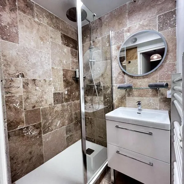 Studio Duplex le Jungle - Bourgoin Centre，位于布尔昆的酒店