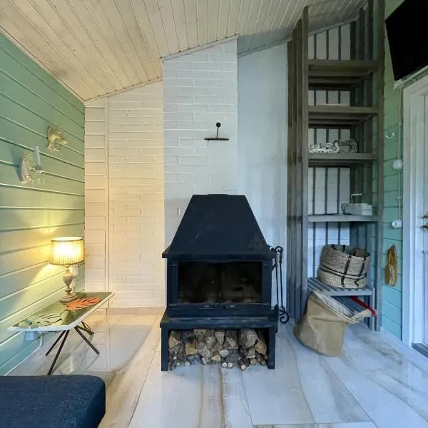 Cozy Cabin with a Beautiful Sauna Near Lake，位于拉彭兰塔的酒店
