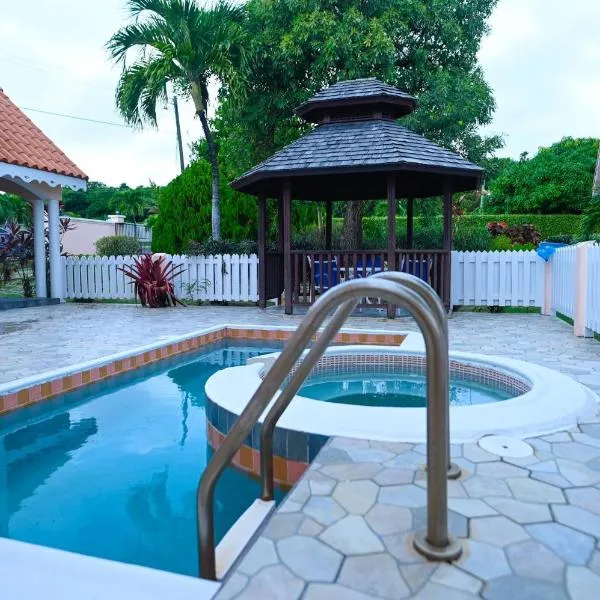 Iyanola Tee Joys Villa，位于格罗斯岛的酒店