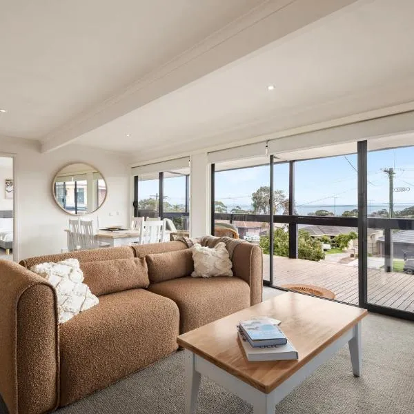 Springs Getaway, Bayviews, Sleeps 6, Boat Parking，位于Clifton Springs的酒店