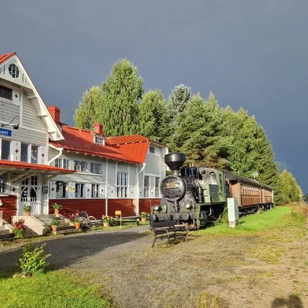 Junamajoitus Tuuri Train Station，位于图里的酒店