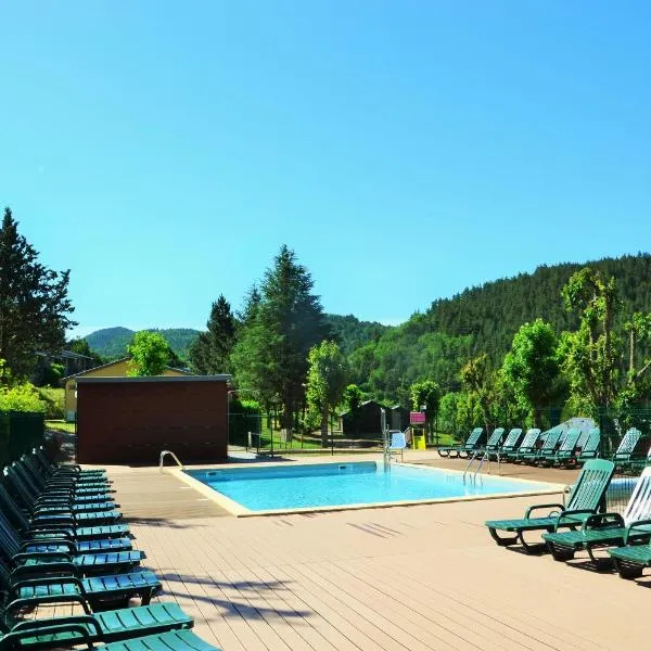 塞文山脉爱高尔酒庄假日公园，位于Fraissinet-de-Fourques的酒店