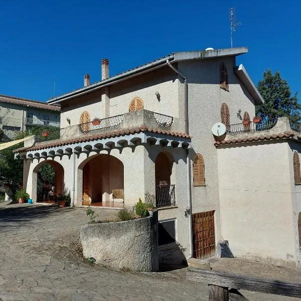 Villa Le Arcate,位于Corleto Perticara的酒店