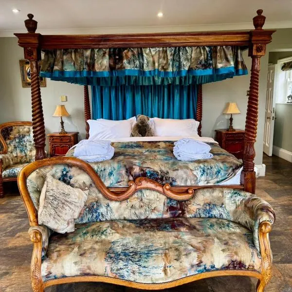 Burtree Country House, Tipi's, Treehouse & Lodge & house rooms with hot tubs in a private garden,位于瑟斯克的酒店