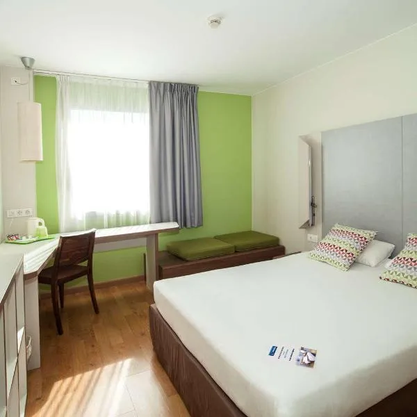 Travelodge BCN Cornella Fira，位于Cornellà de Llobregat的酒店