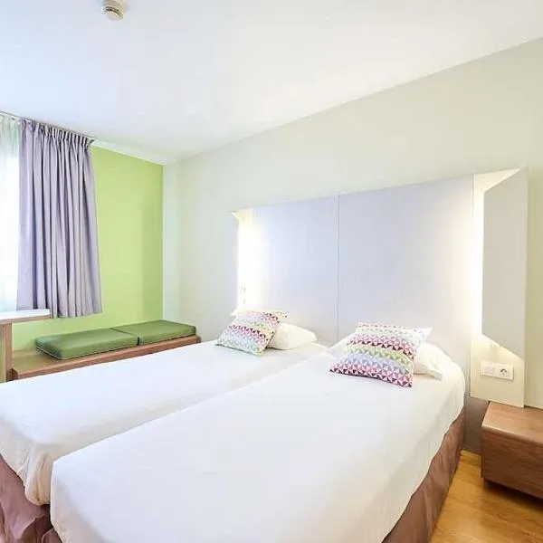 Travelodge BCN Cornella Fira，位于科尔内拉德罗布雷加特的酒店