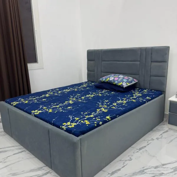 Homestay Private Room with attached washroom in Villa in Ajman For family or 1 person，位于阿吉曼的酒店