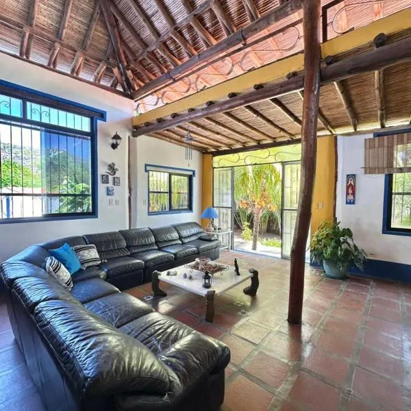 Posada Caribbean House，位于Playa Guacuco的酒店