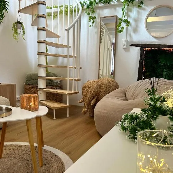 L 'Écrin - Balnéo & Cinéroom，位于普瓦捷的酒店