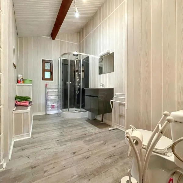 Charmante maison de campagne avec jardin et barbecue，位于Piets-Plasence-Moustrou的酒店