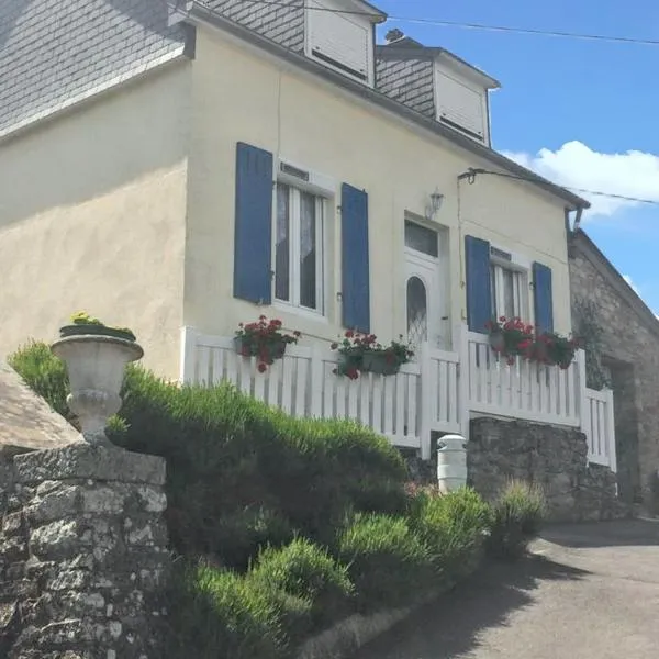 Maison confortable à Châteaulin avec jardin et terrasse.，位于沙托兰的酒店