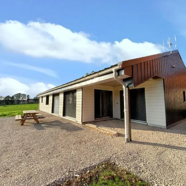 Maison spacieuse à Cerniébaud avec magnifique jardin.，位于Cerniébaud的酒店
