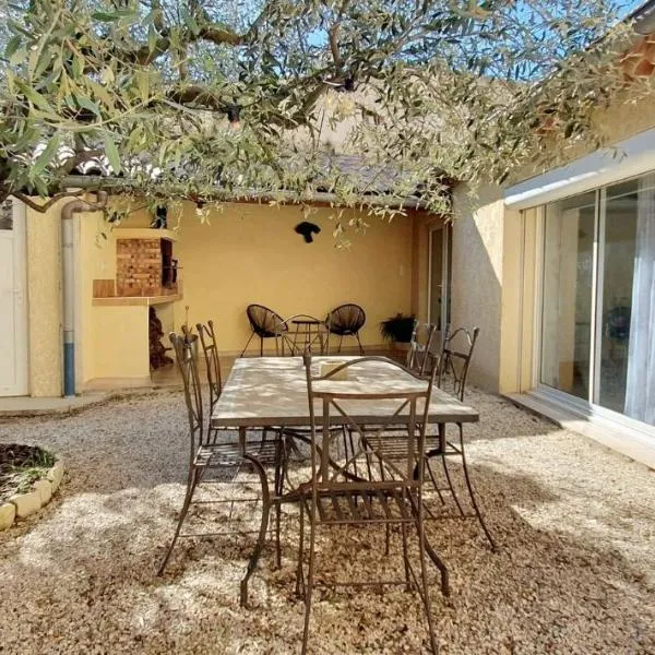 Appartement spacieux à Saint-Maurice-sur-Eygues 70 m² avec jardin，位于Saint-Maurice-sur-Eygues的酒店