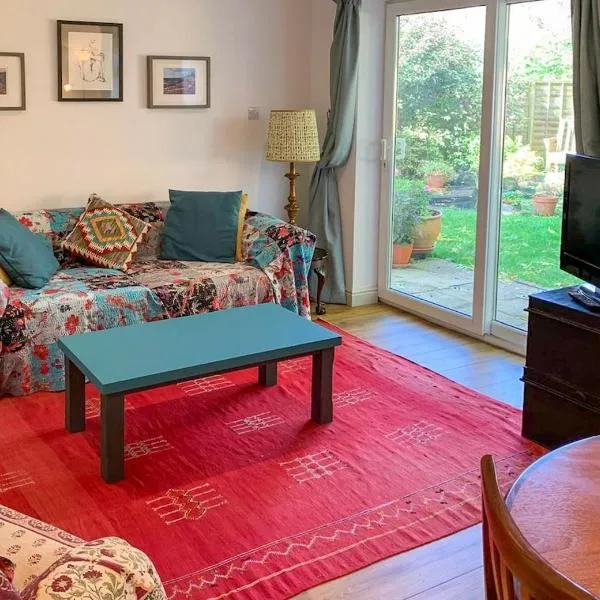 THE ASH TREE - Charming & comfortable apartment，位于弗罗姆的酒店