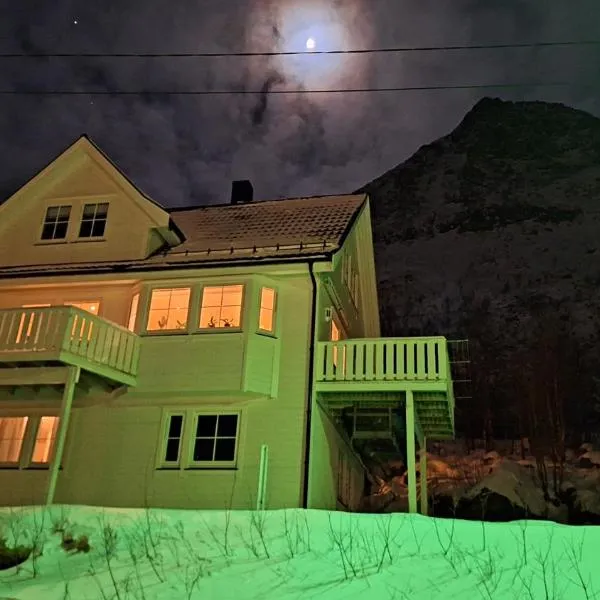 Hus i Gryllefjord，位于Senja的酒店