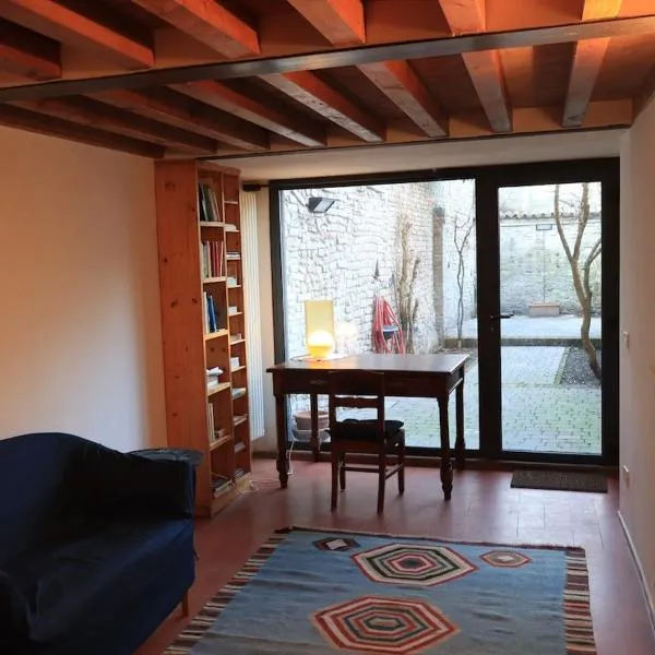 Casa di Borgo Santo Spirito，位于帕尔马的酒店