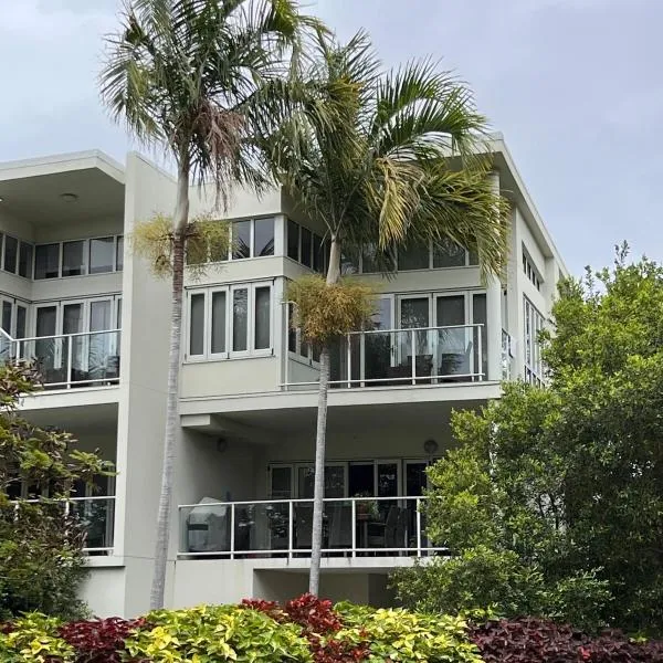 Island Romance or Family & Pool，位于耐莉湾的酒店