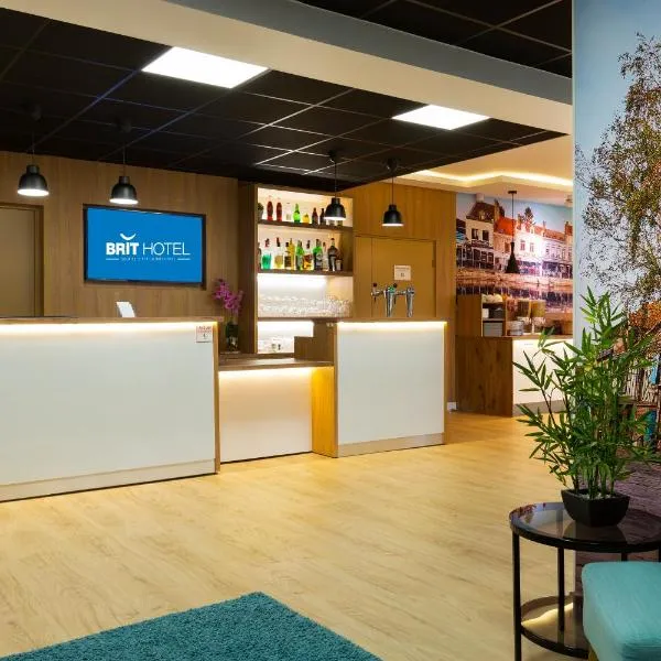 Brit Hotel Confort Amiens，位于隆戈的酒店