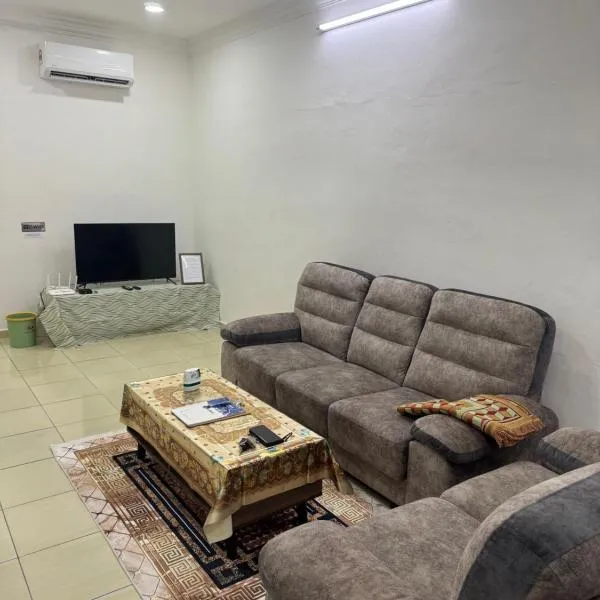 Wika Homestay，位于Lunas的酒店