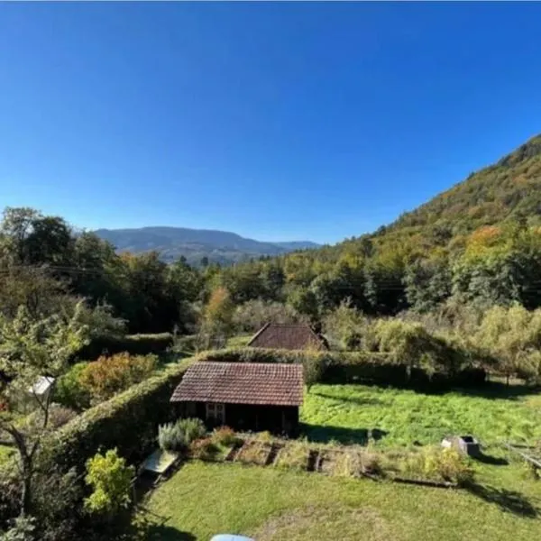 De l'herbe jusqu'aux genoux - appartement 60 m2，位于La Vancelle的酒店