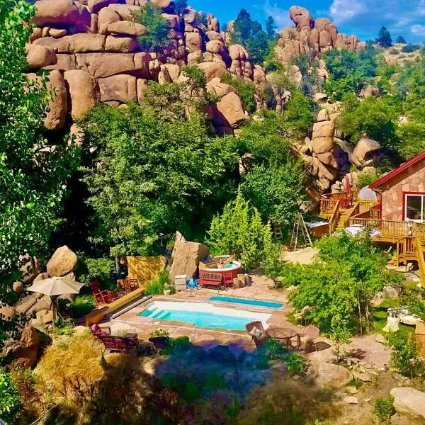 Heaven on Earth Retreat in the Gorgeous Granite Dells Near Prescott, AZ，位于普雷斯科特的酒店