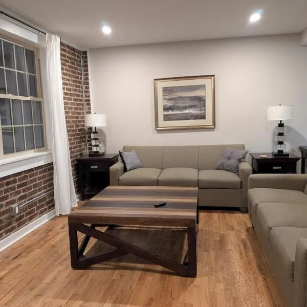 New Modern 2 BR in Excellent Location (201),位于玛丽维尔的酒店