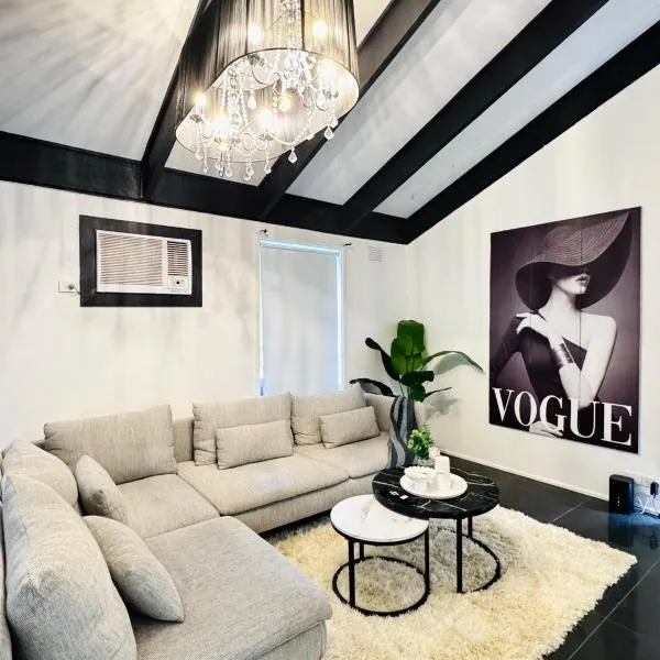 Modern Escape with Open Yard，位于梅尔顿的酒店