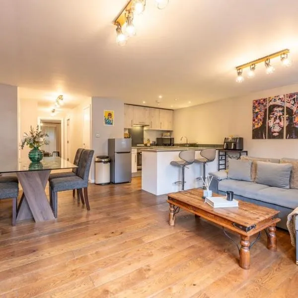 Modern apartment in the city centre，位于南安普敦的酒店