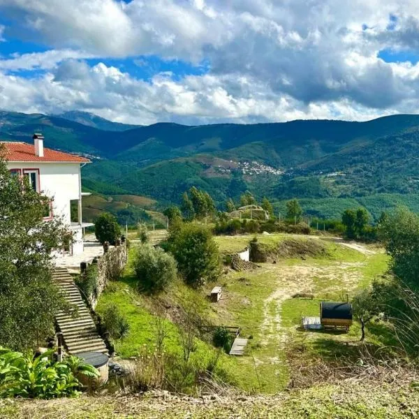 Alcmaria studio with amazing views!，位于Folhadosa的酒店