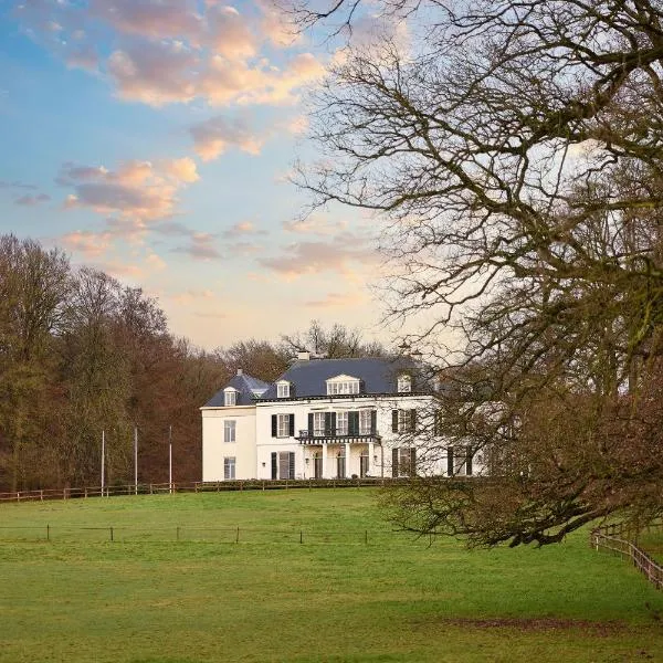 Wellnessresort & Hotel De Valkenberg，位于雷登的酒店