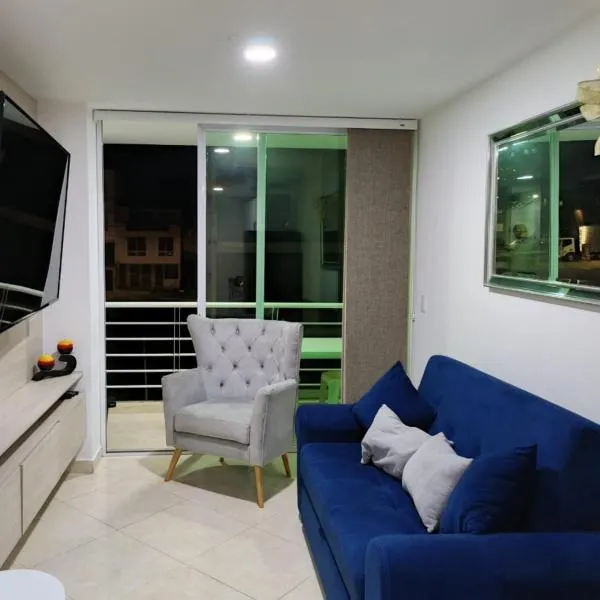 Apartamento confortable con garaje，位于富萨加苏加的酒店