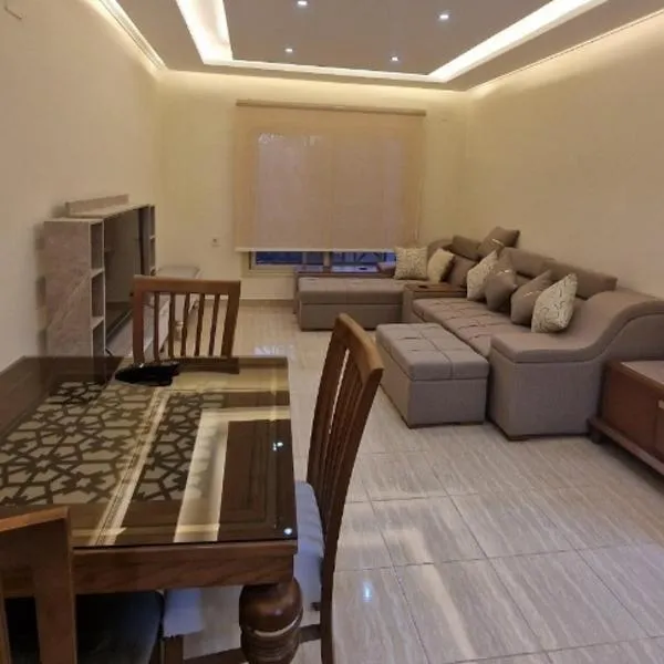 Compound Montaza hadayaq October，位于十月六日城的酒店