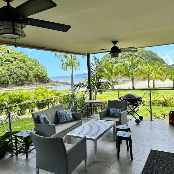 Azuero Lodge: Luxury Beachfront condo- Playa Venao，位于普拉纳维瑙的酒店