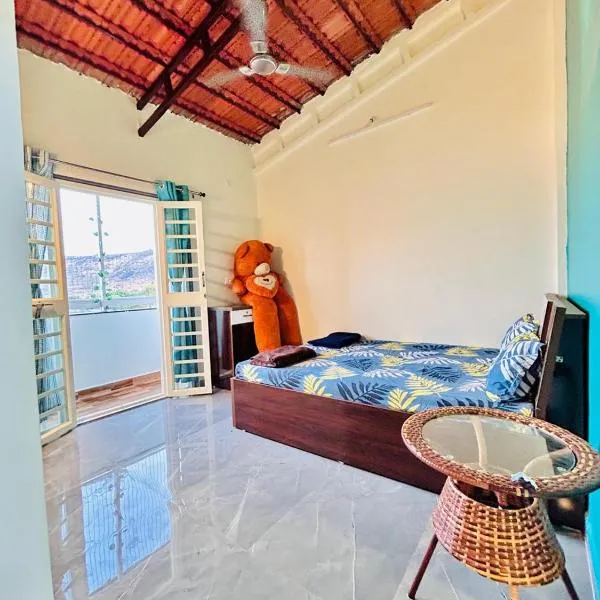 Shree Samartha Guest House，位于Jejūri的酒店