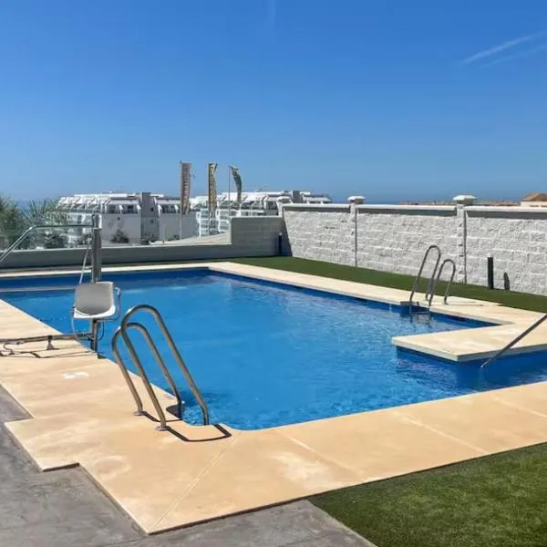 2Bedroom 2Bathroom newly Flat 1 min from the beach，位于托罗克斯的酒店