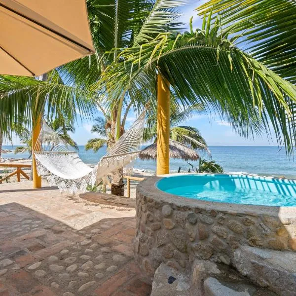 Panchos Paradise Cabaña Parota，位于巴亚尔塔港的酒店