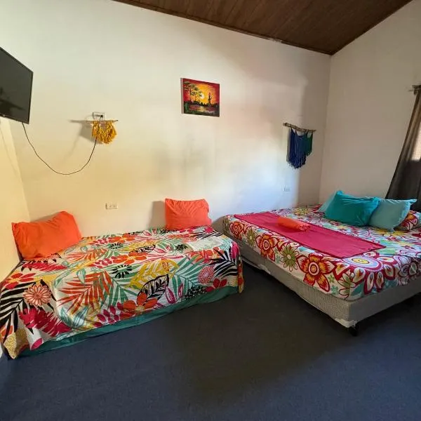 Cheap Hostel Quepos，位于奎波斯城的酒店