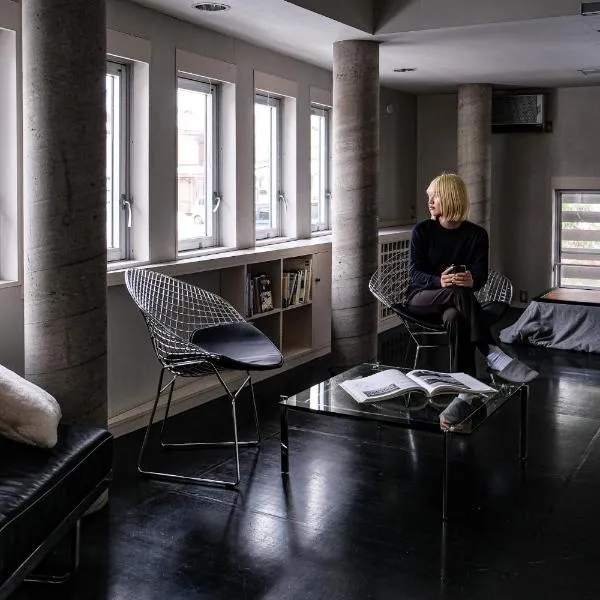 浮遊のいえ 建築家原広司の住宅作品 Floating House A Private Stay in the Art of Architect Hiroshi Hara，位于上越市的酒店