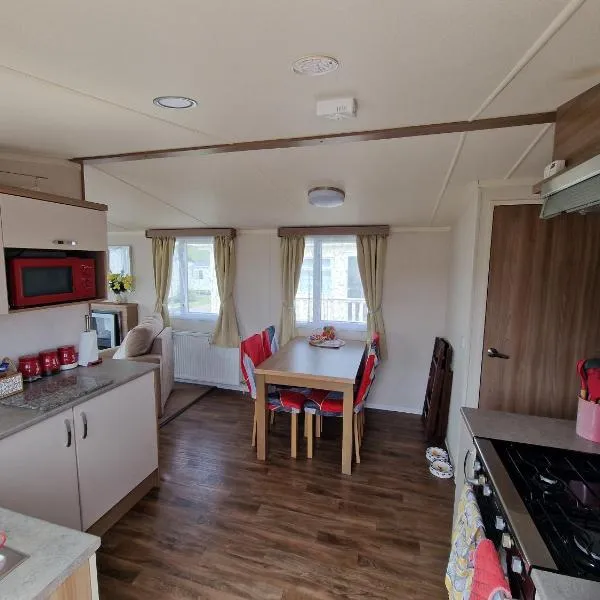 Durdlee Door, D27, Main Rd, West Lulworth, Wareham BH20 5PU，位于西拉尔沃思的酒店
