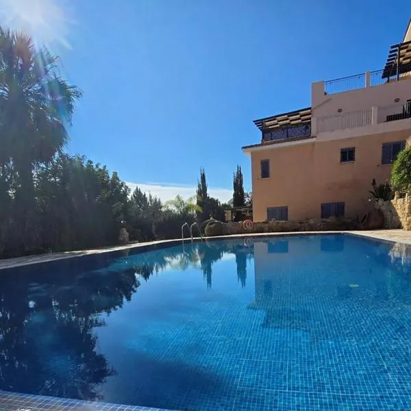 Tala Hills Sea View Apartment, Tala Village, Paphos，位于Tala的酒店